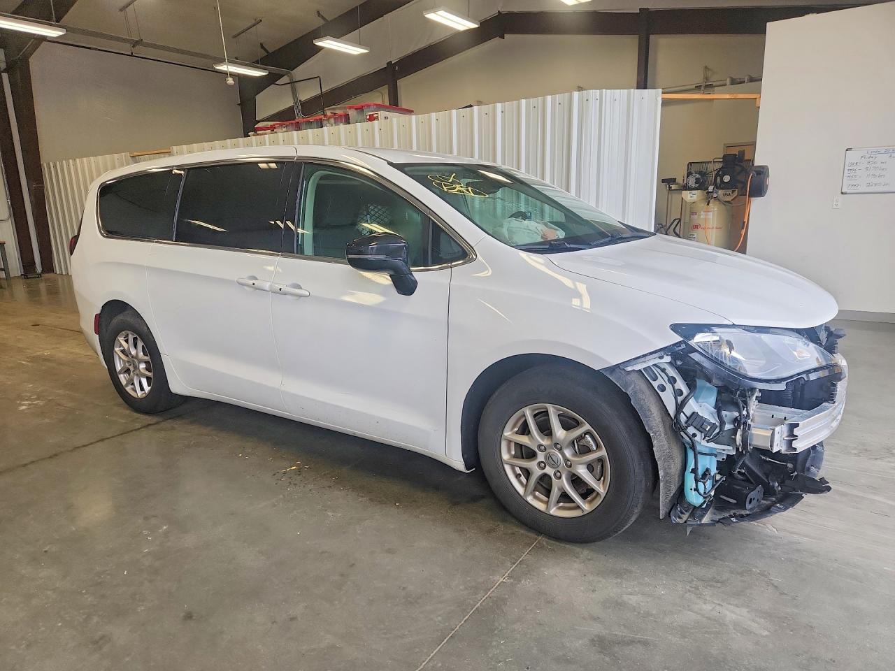 2024 CHRYSLER VOYAGER LX — снимка 4