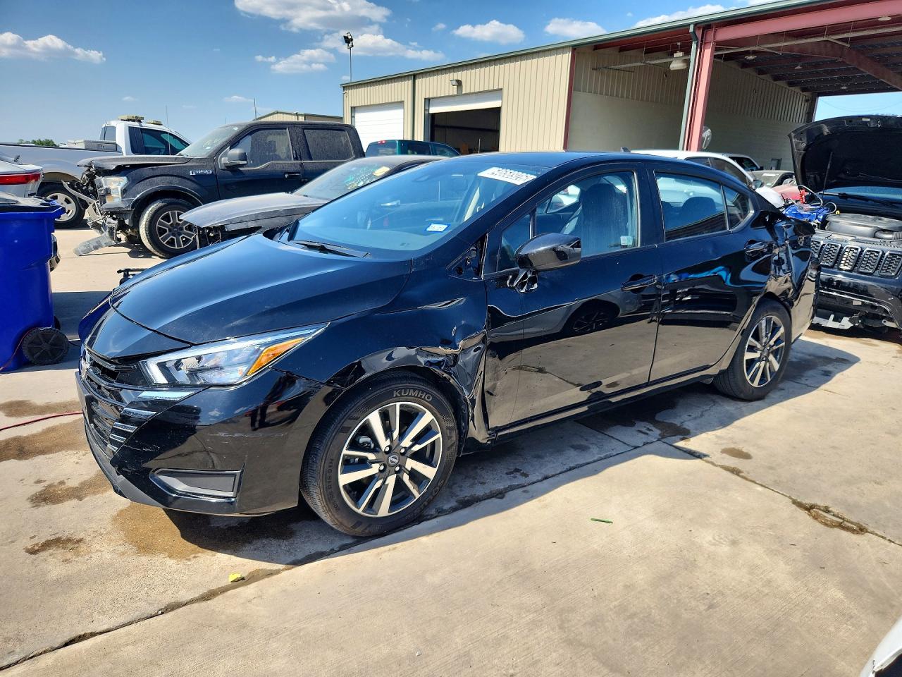 2025 NISSAN VERSA SV