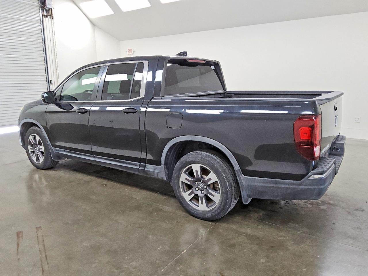2017 HONDA RIDGELINE RTL — снимка 2