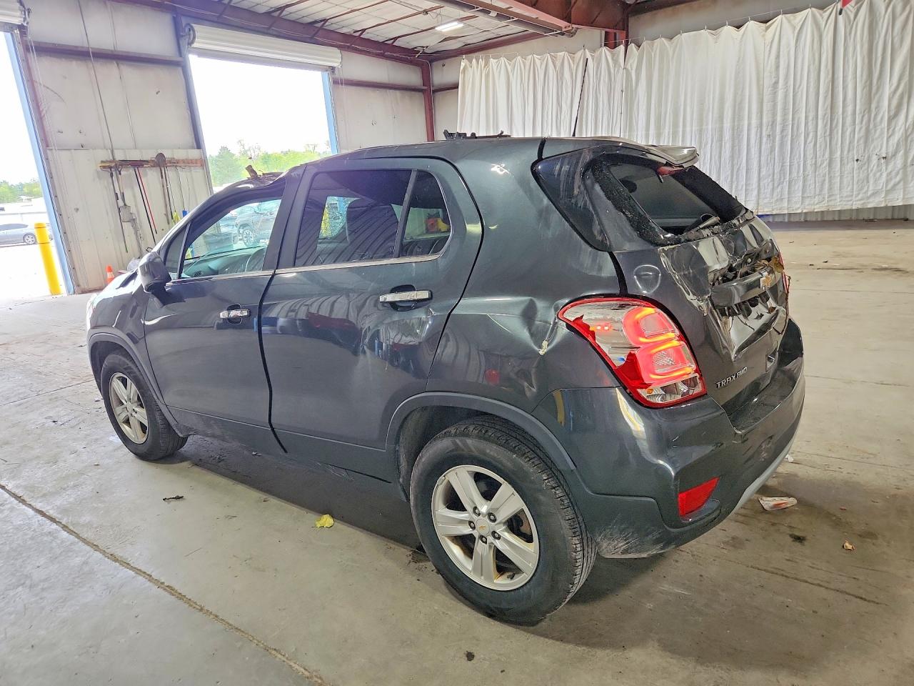 2018 CHEVROLET TRAX 1LT — снимка 2