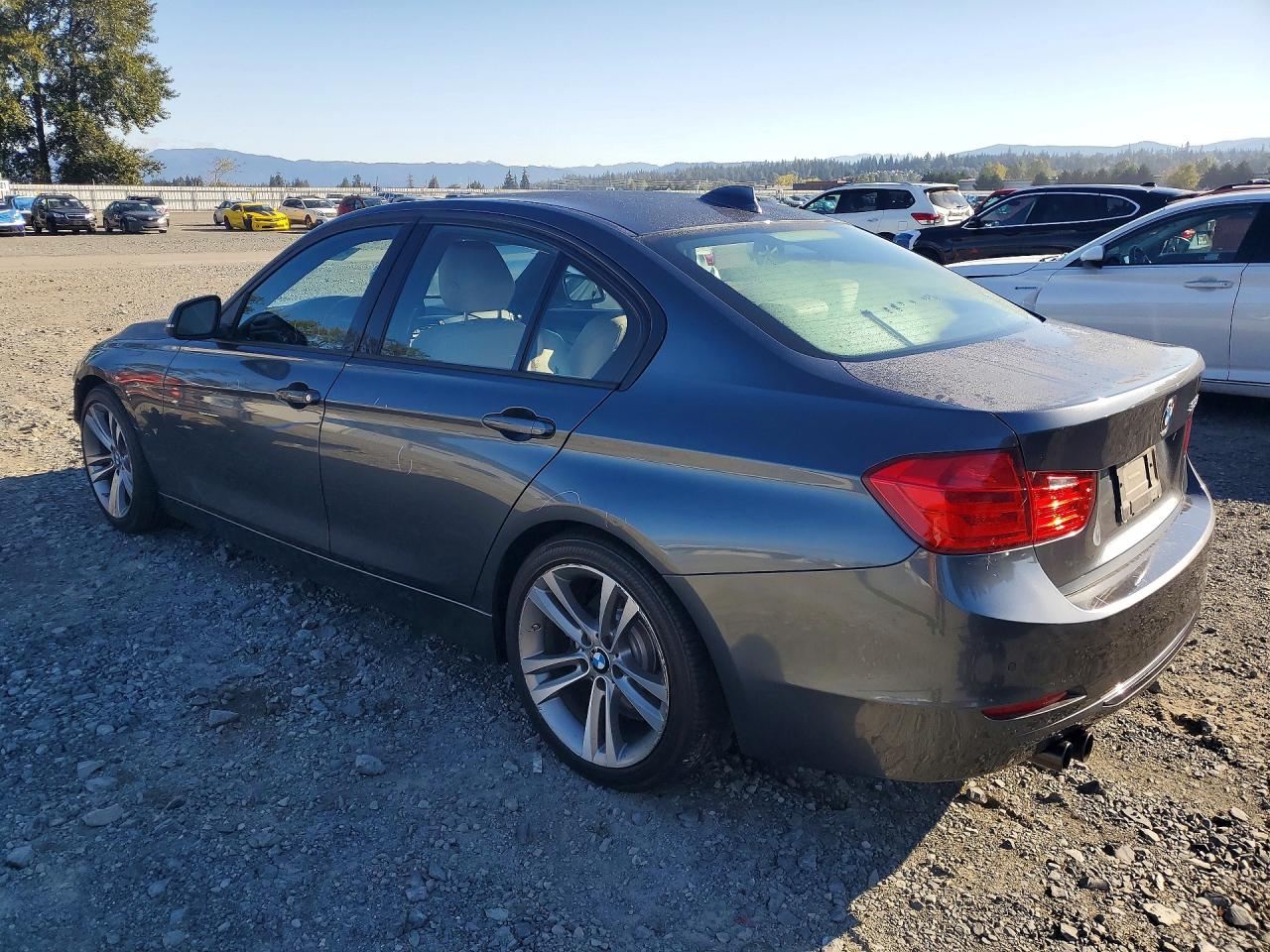 2015 BMW 328 I — снимка 2