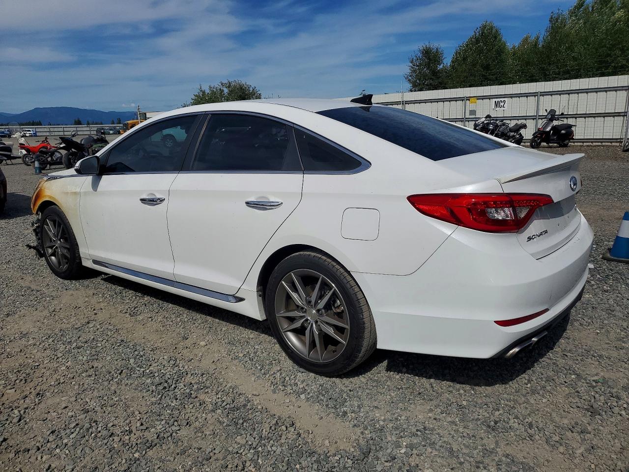 2015 HYUNDAI SONATA SPORT 2.0T — снимка 2