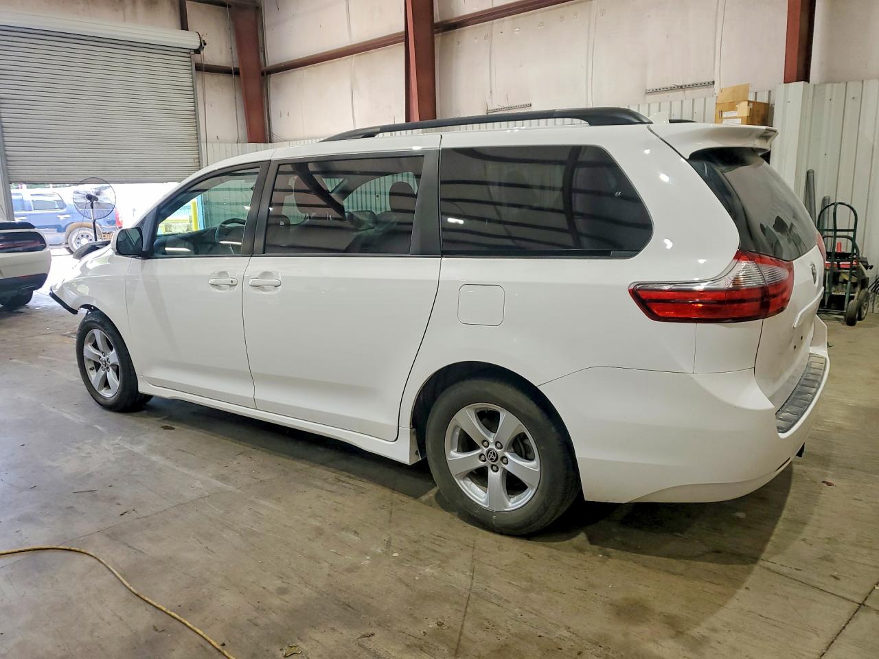 2020 TOYOTA SIENNA LE — снимка 2