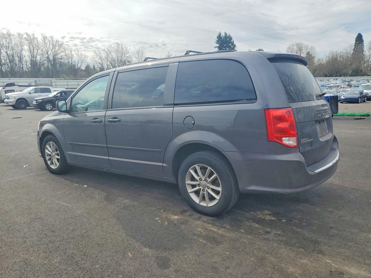 2015 DODGE GRAND CARAVAN SXT — снимка 2