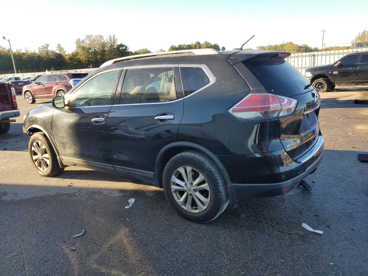 2016 NISSAN ROGUE SV — снимка 2