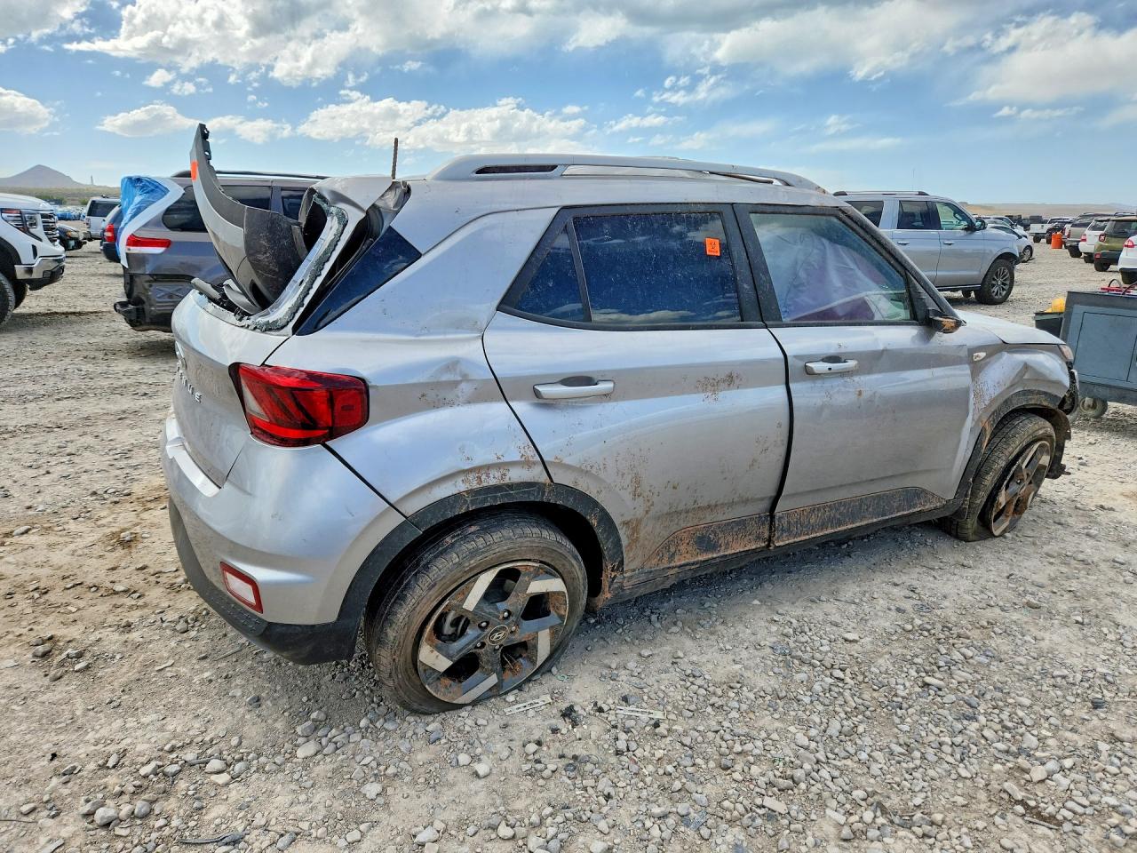 2024 HYUNDAI VENUE SEL — снимка 3