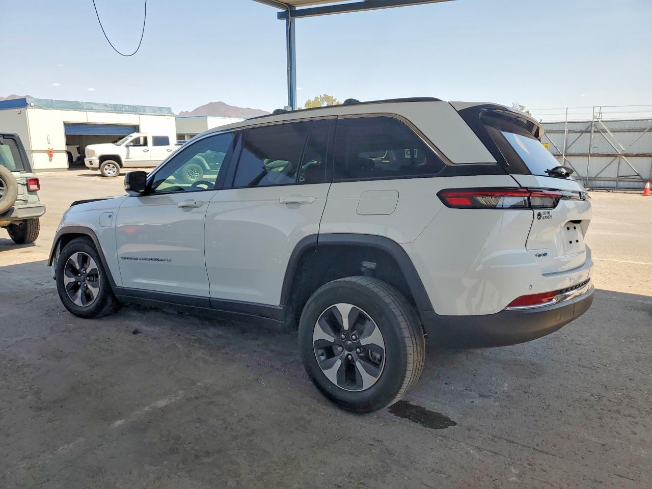 2022 JEEP GRAND CHEROKEE LIMITED 4XE — снимка 2