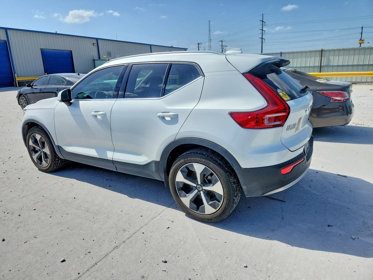2023 VOLVO XC40 PLUS — снимка 2