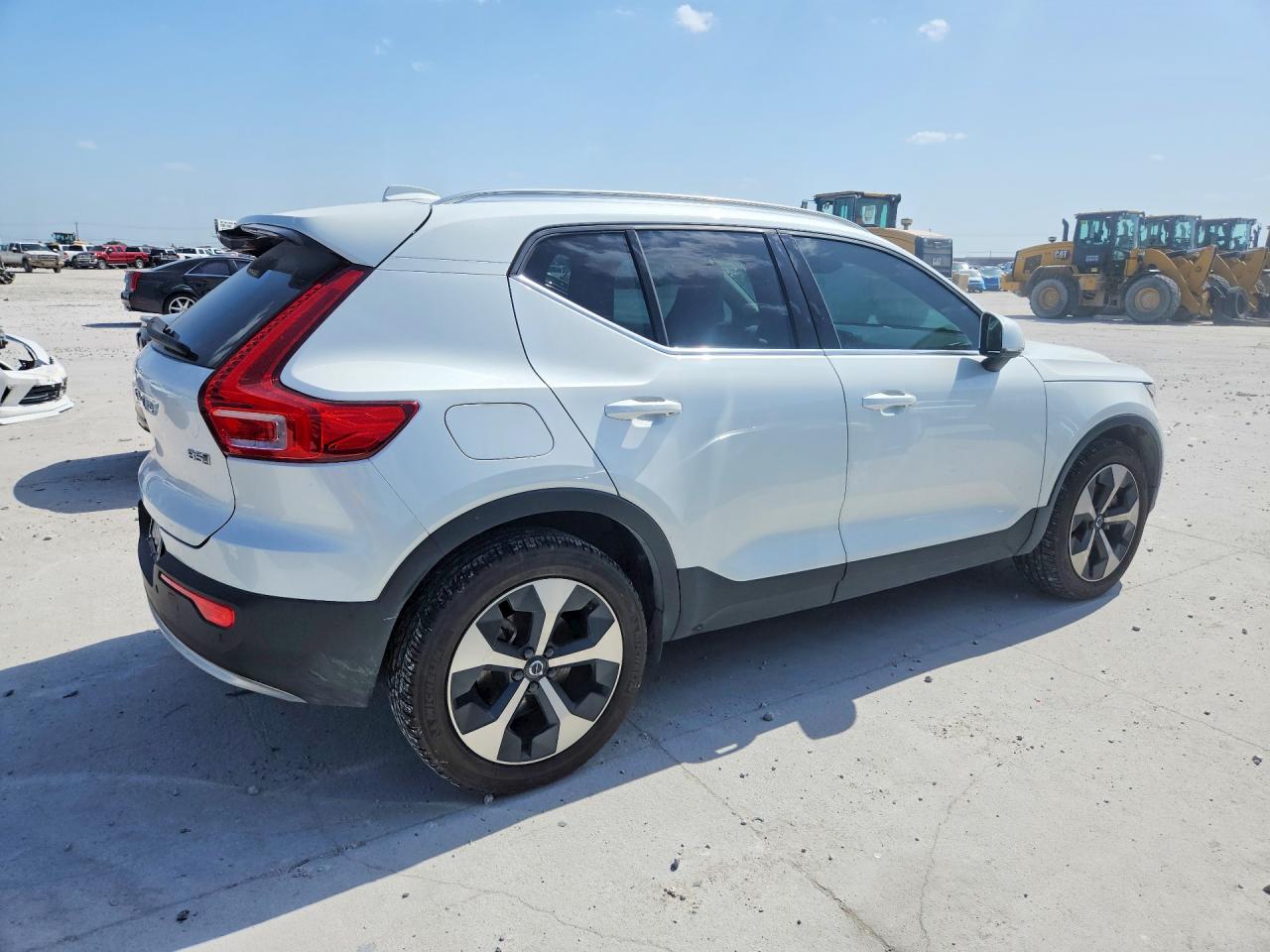 2023 VOLVO XC40 PLUS — снимка 3