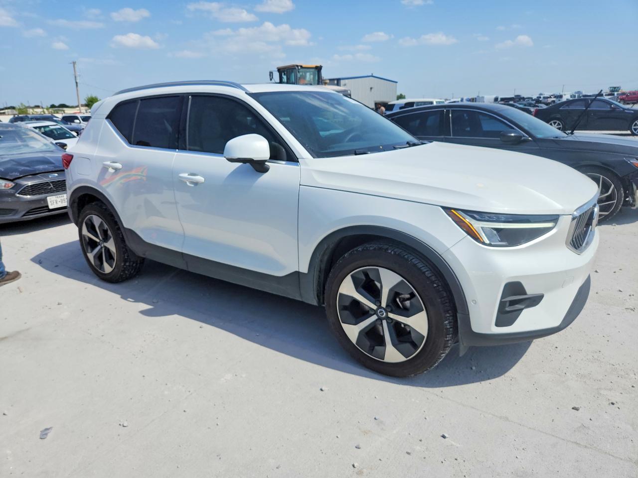 2023 VOLVO XC40 PLUS — снимка 4