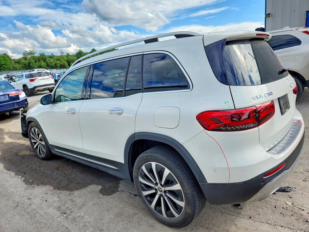 2021 MERCEDES-BENZ GLB 250 4MATIC — снимка 2