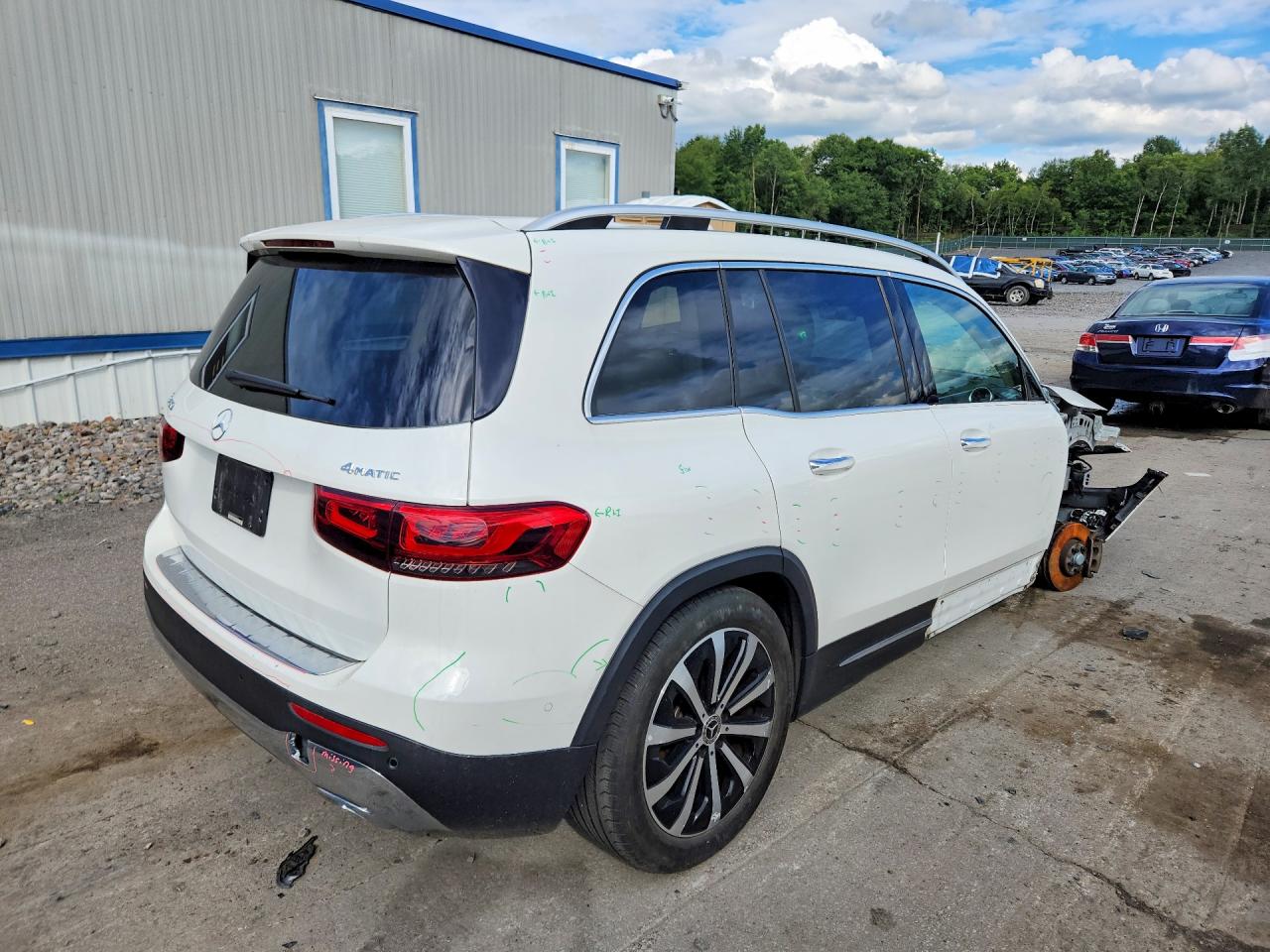 2021 MERCEDES-BENZ GLB 250 4MATIC — снимка 3