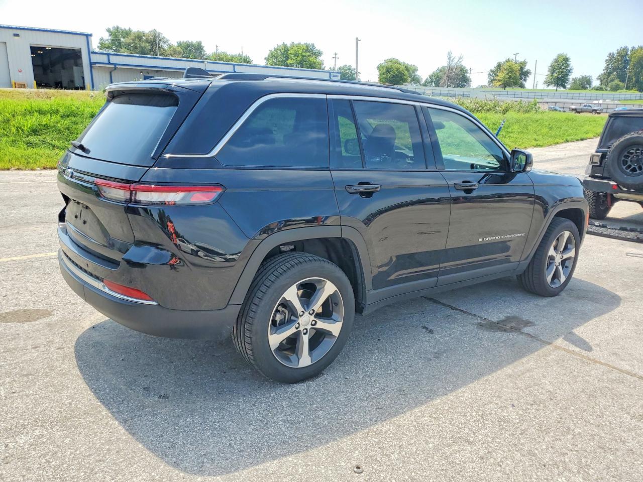 2023 JEEP GRAND CHEROKEE LIMITED 4XE — снимка 3