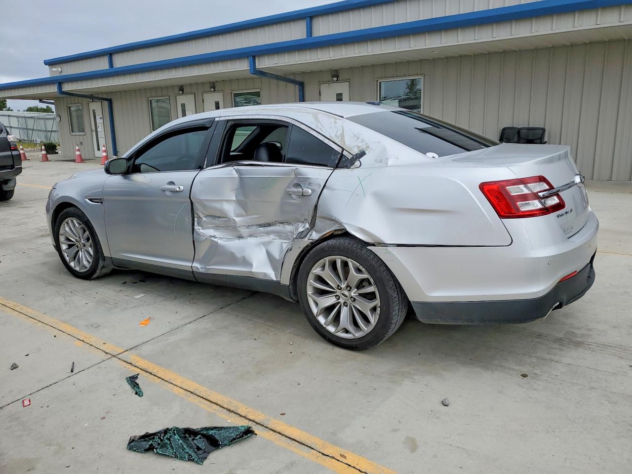2017 FORD TAURUS LIMITED — снимка 2