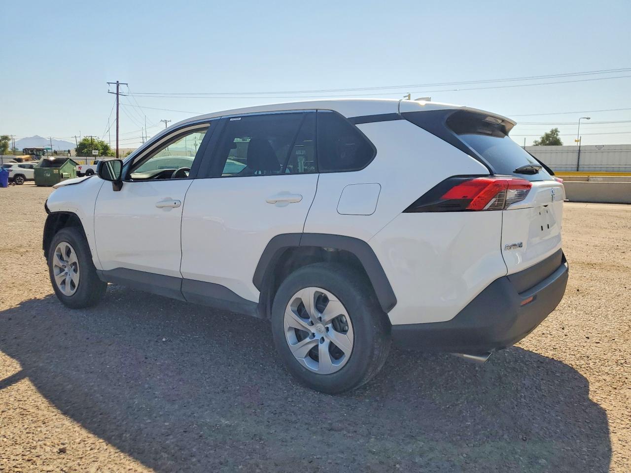 2025 TOYOTA RAV4 LE — снимка 2
