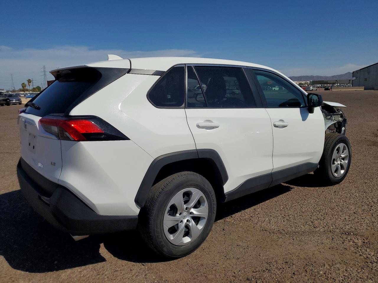 2025 TOYOTA RAV4 LE — снимка 3