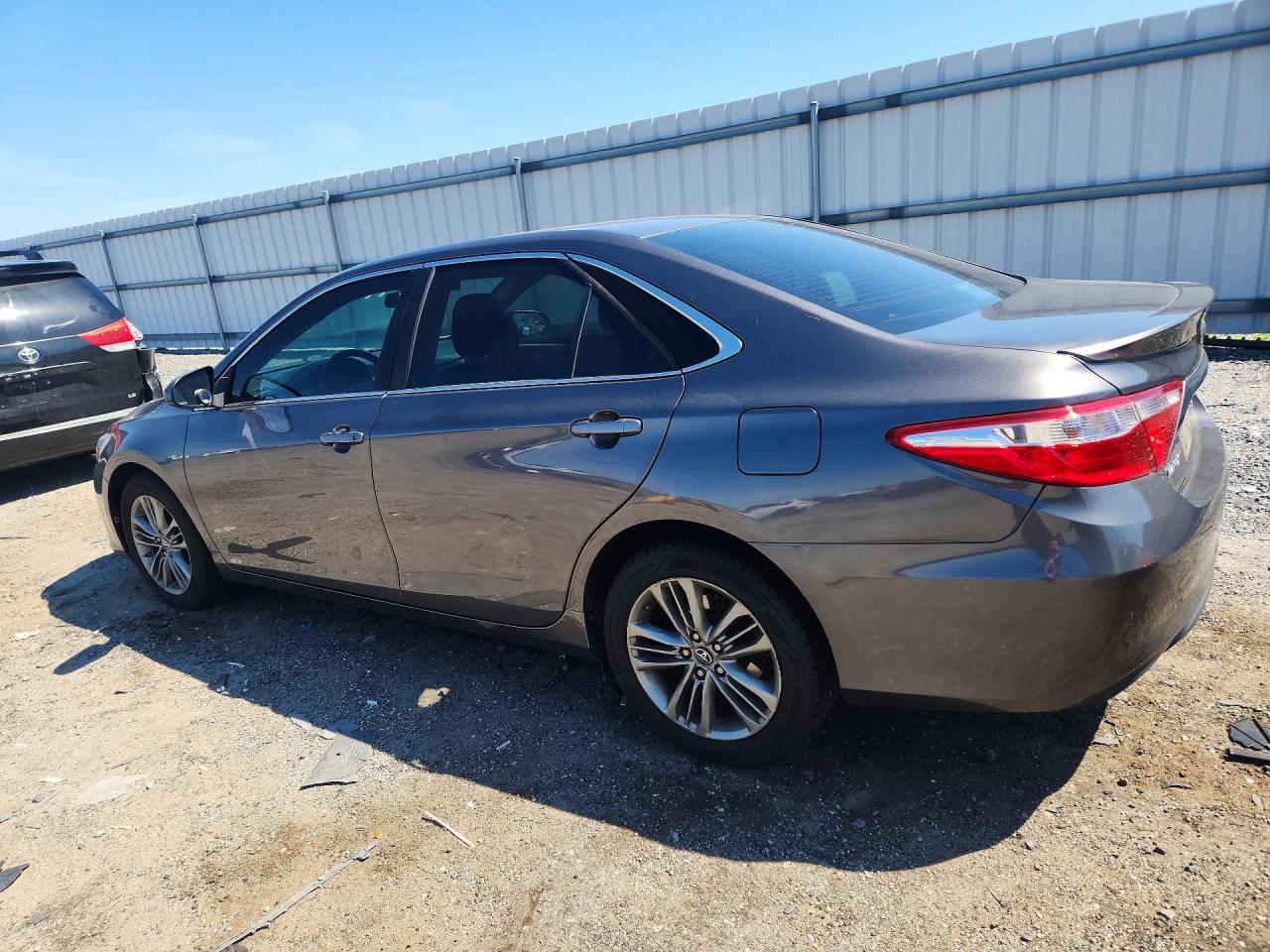 2017 TOYOTA CAMRY SE — снимка 2