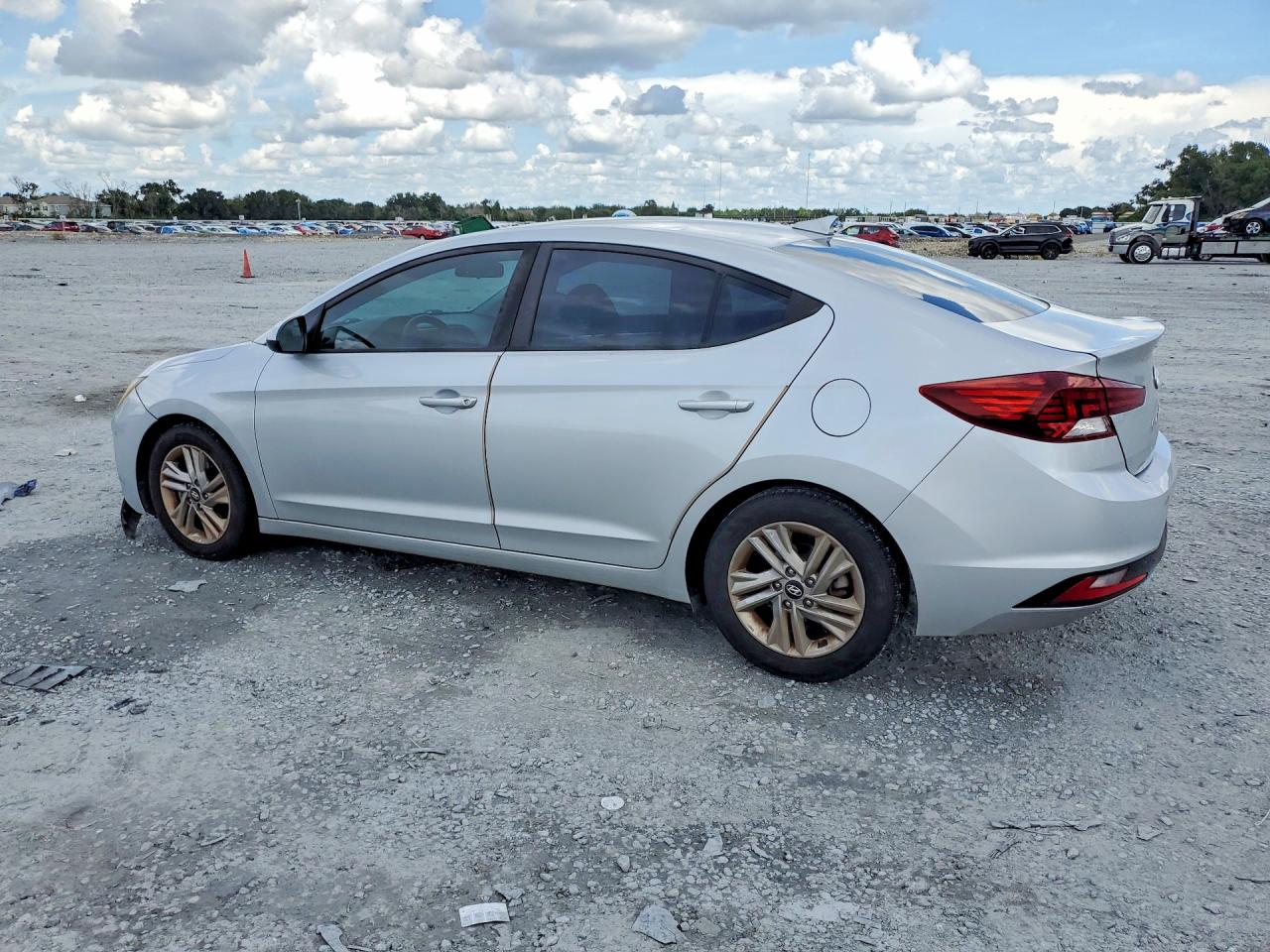 2019 HYUNDAI ELANTRA SEL — снимка 2