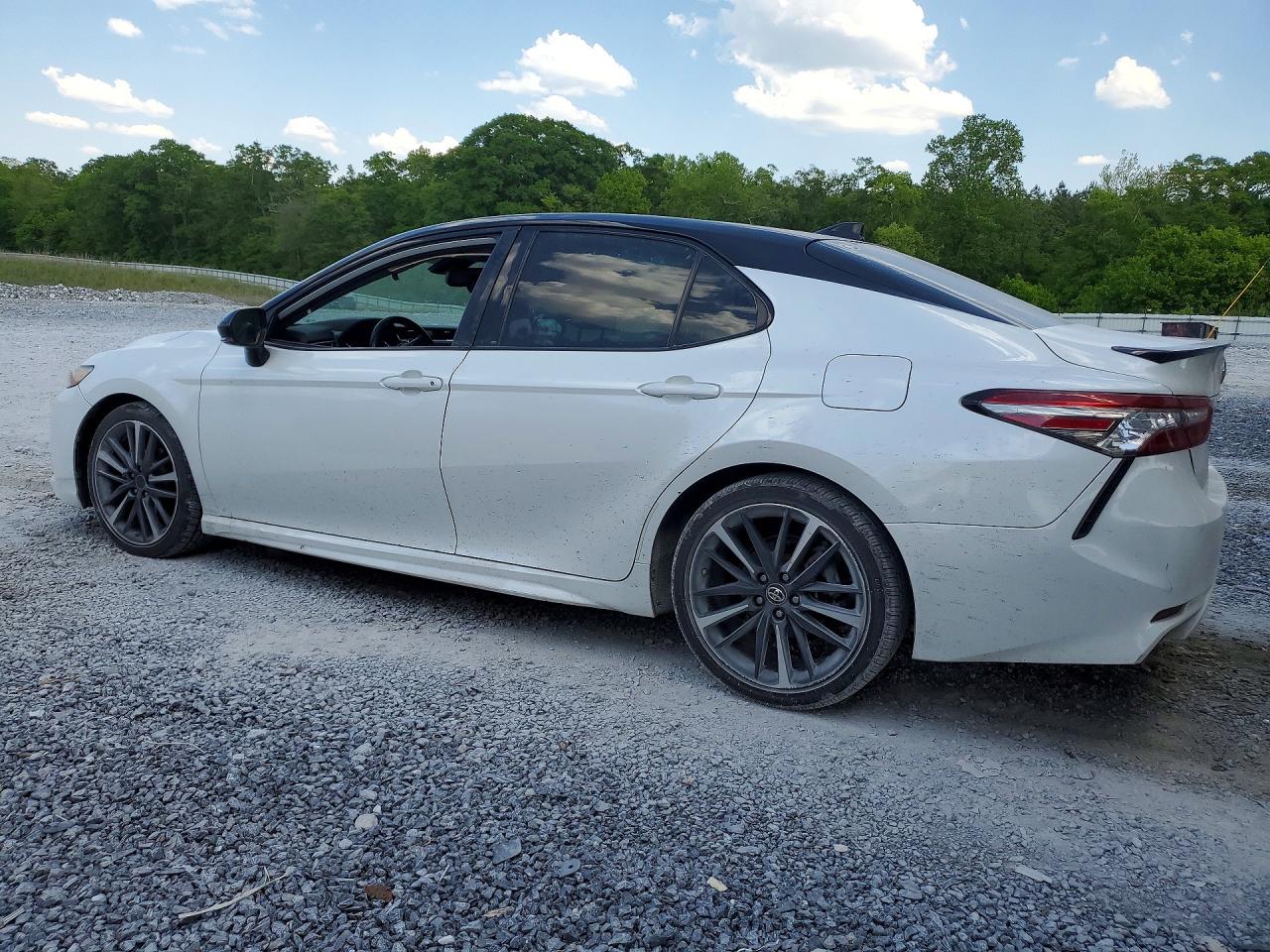 2019 TOYOTA CAMRY XSE — снимка 2