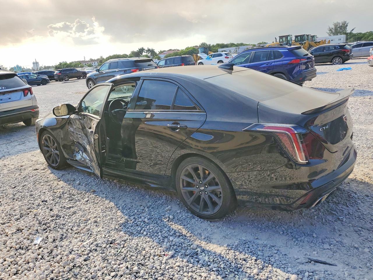 2023 CADILLAC CT4-V — снимка 2