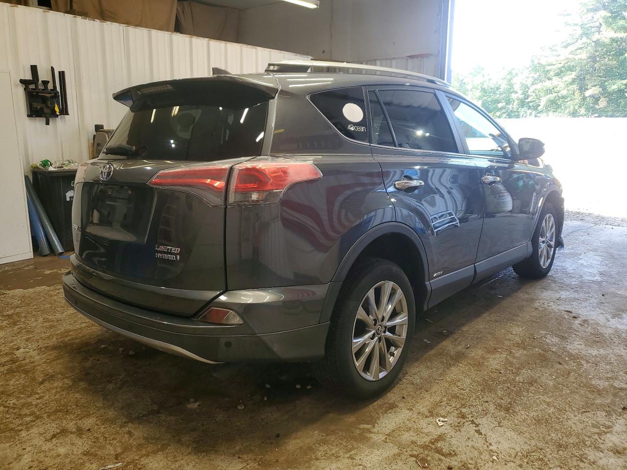 2017 TOYOTA RAV4 HV LIMITED — снимка 3