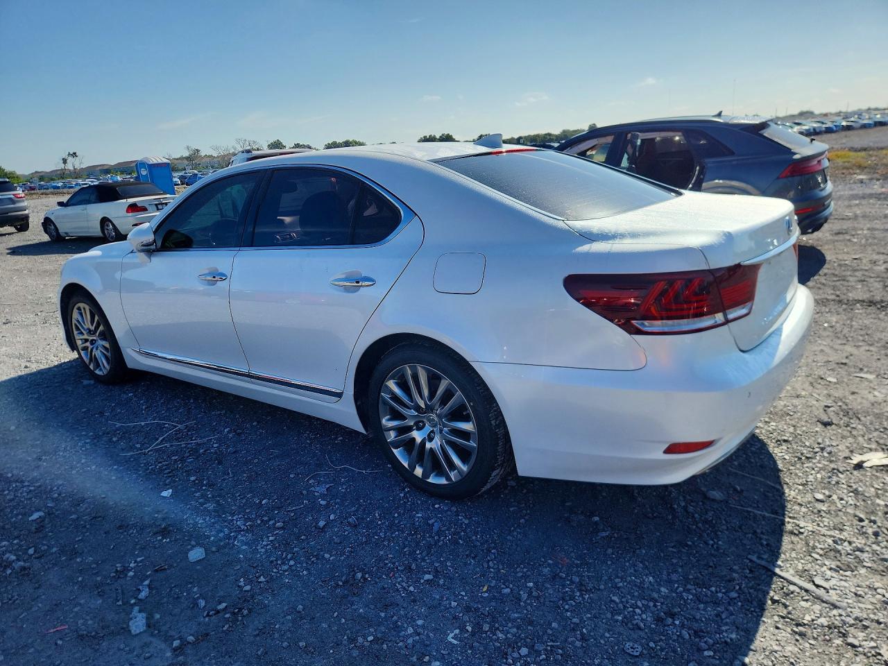 2016 LEXUS LS 460 — снимка 2