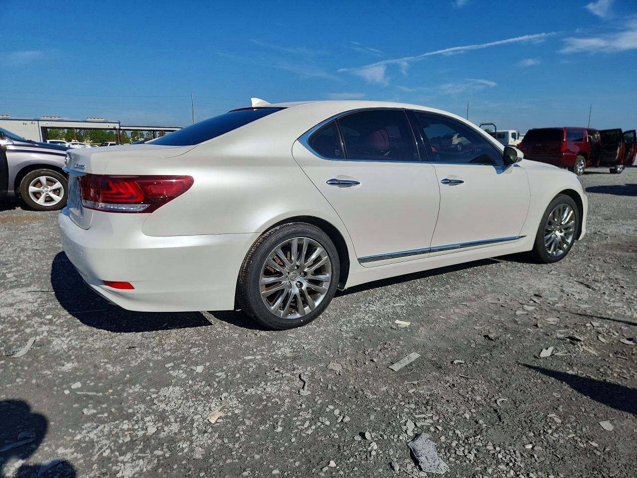 2016 LEXUS LS 460 — снимка 3