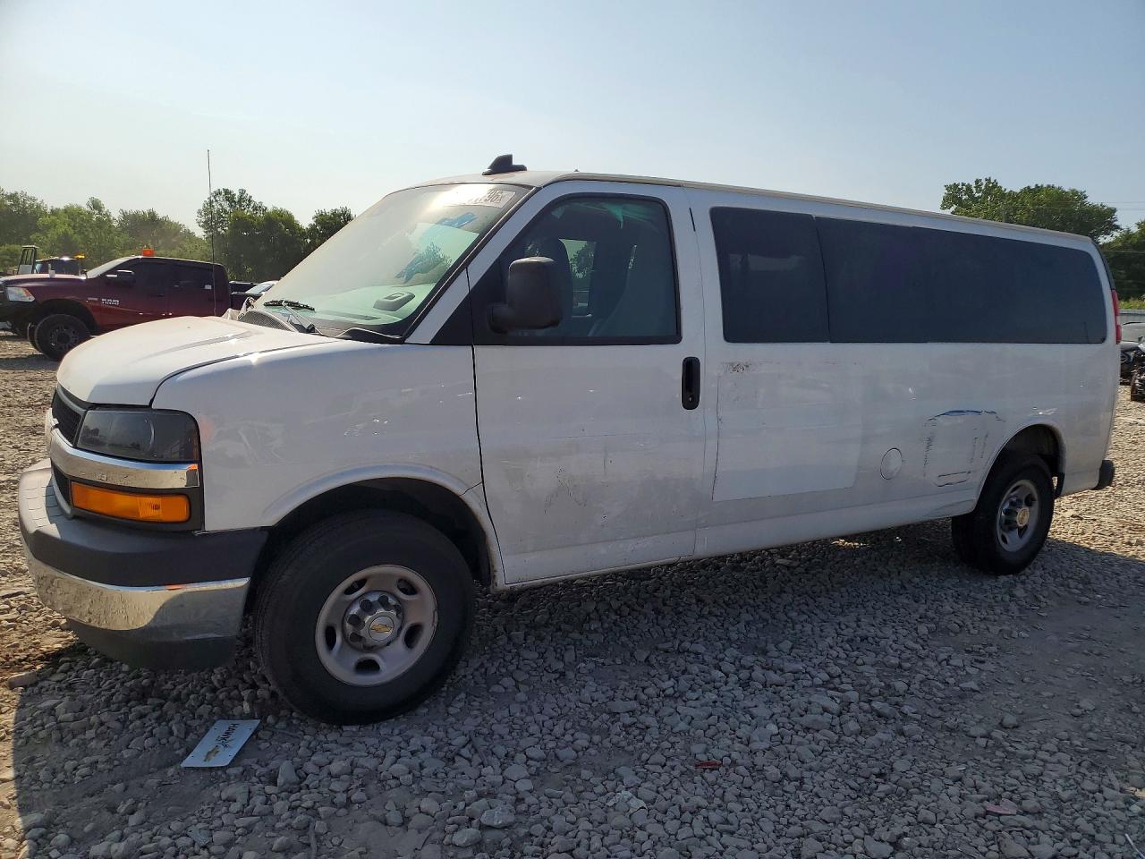 2025 CHEVROLET EXPRESS G3500 LT