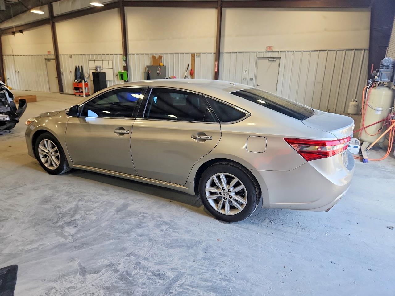 2015 TOYOTA AVALON XLE — снимка 2