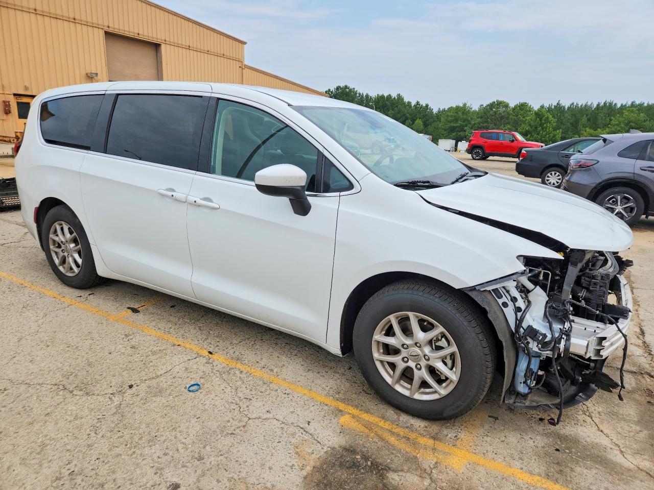 2023 CHRYSLER VOYAGER LX — снимка 4