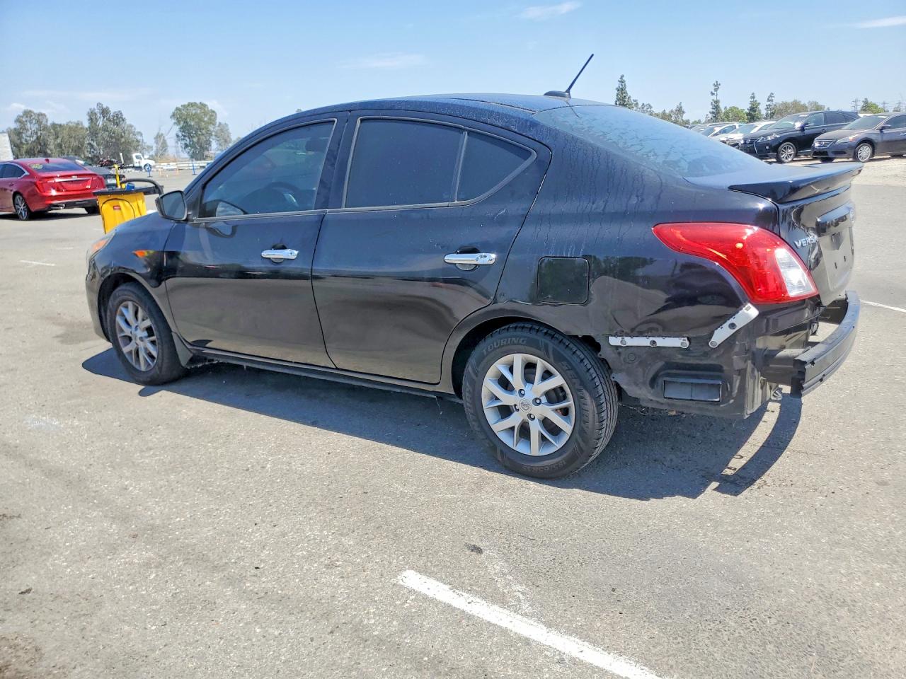 2017 NISSAN VERSA 1.6 S — снимка 2