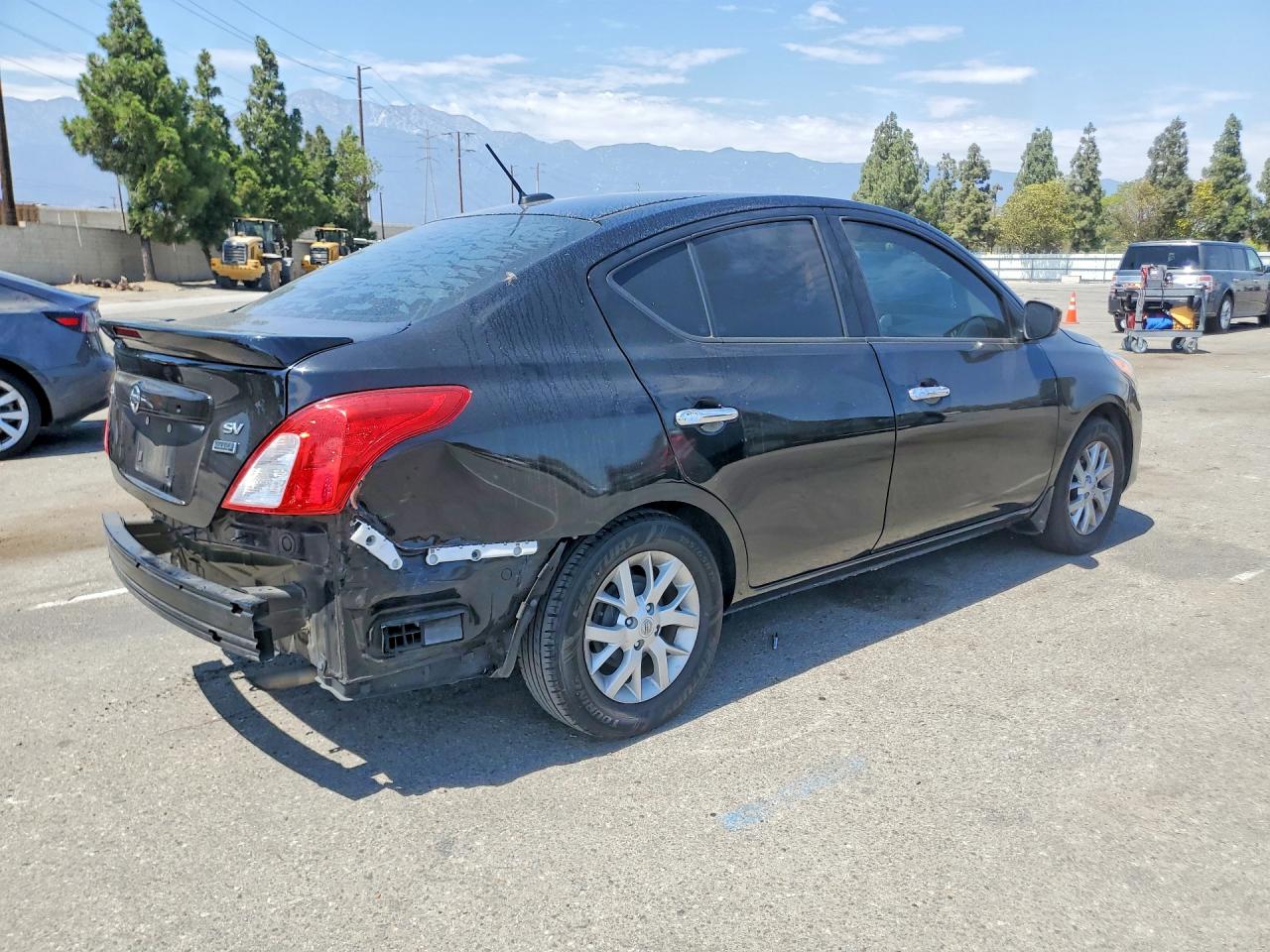 2017 NISSAN VERSA 1.6 S — снимка 3