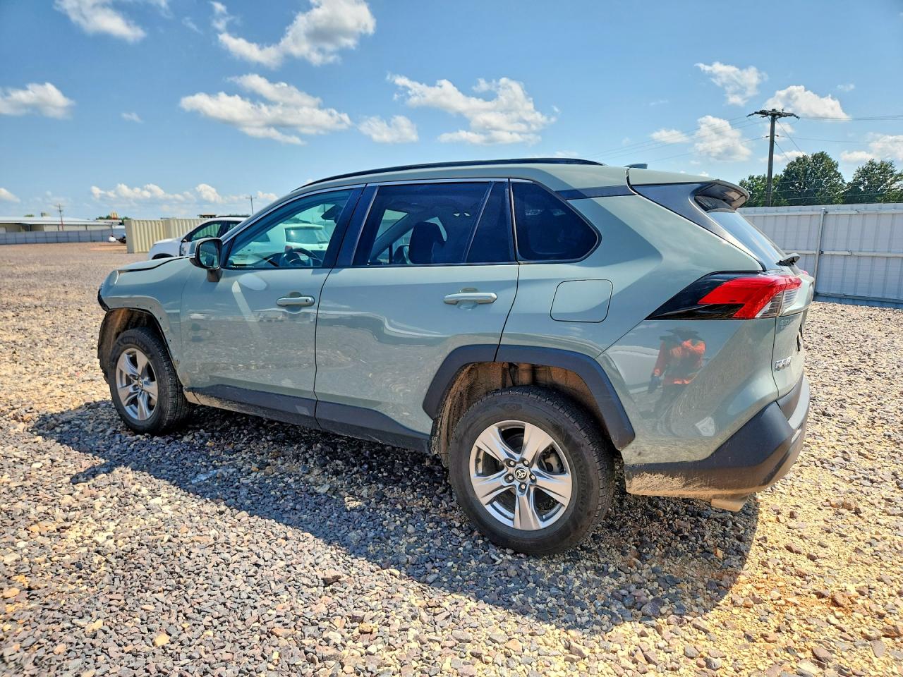 2023 TOYOTA RAV4 XLE — снимка 2