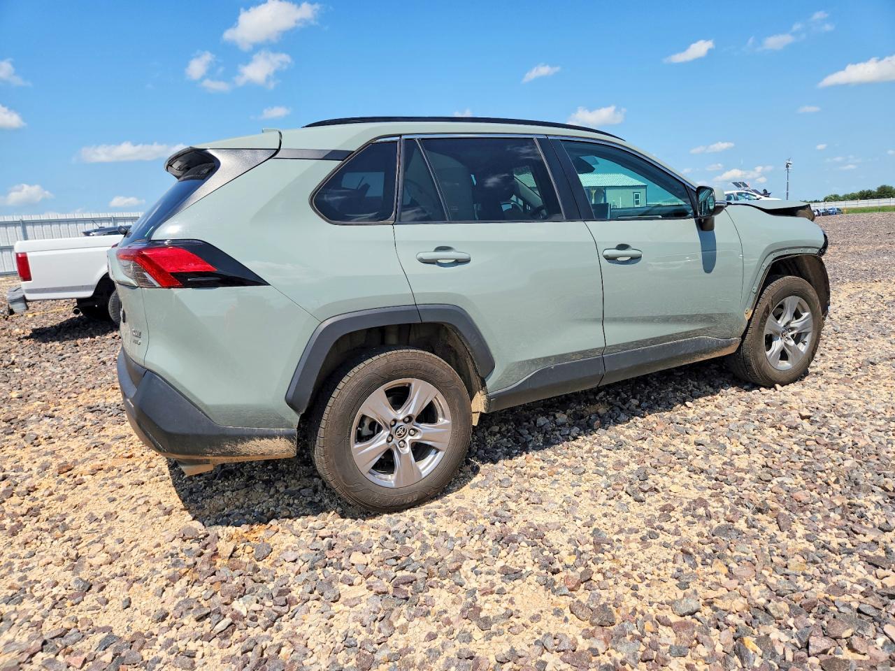 2023 TOYOTA RAV4 XLE — снимка 3