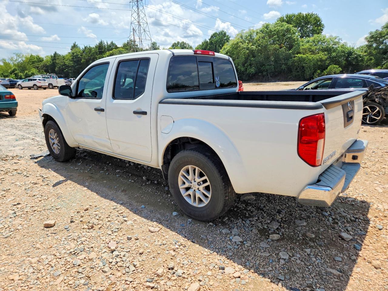 2017 NISSAN FRONTIER SV — снимка 2