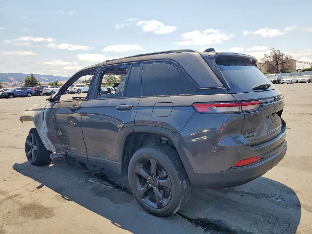 2022 JEEP GRAND CHEROKEE LAREDO — снимка 2
