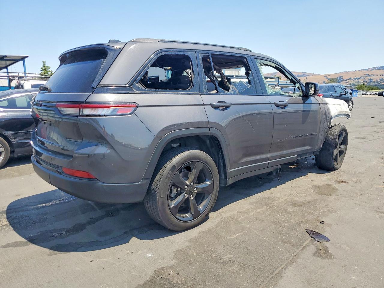 2022 JEEP GRAND CHEROKEE LAREDO — снимка 3