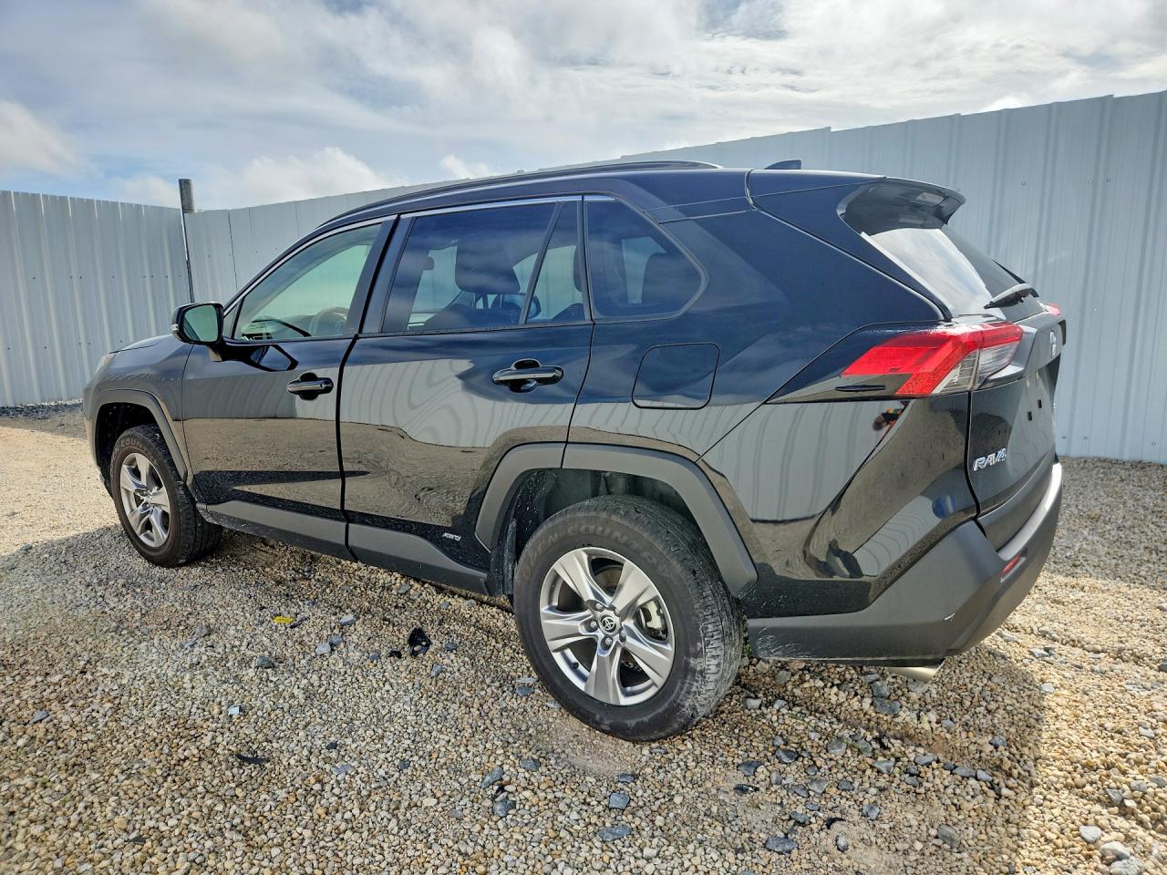 2025 TOYOTA RAV4 LE — снимка 2