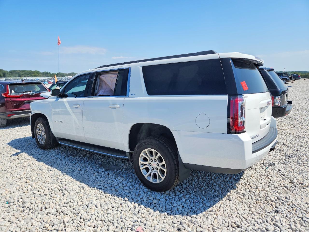 2017 GMC YUKON XL K1500 SLT — снимка 2