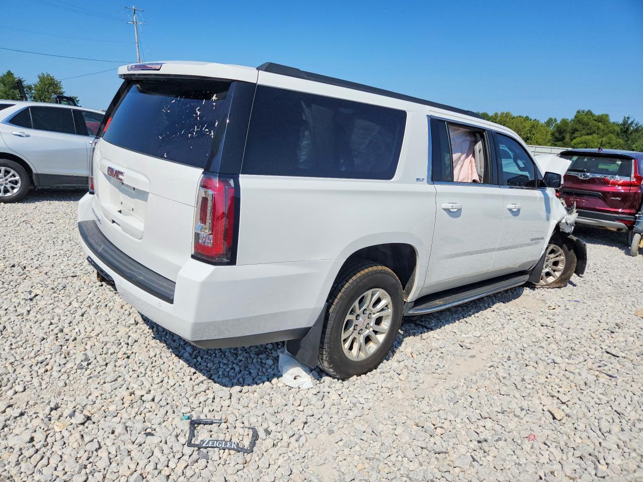 2017 GMC YUKON XL K1500 SLT — снимка 3