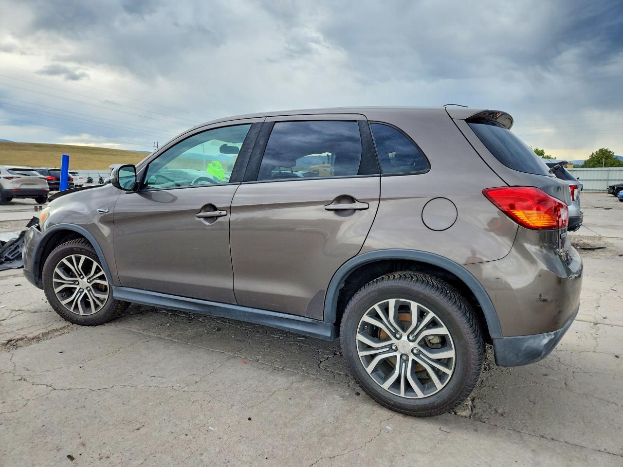 2016 MITSUBISHI OUTLANDER SPORT ES — снимка 2