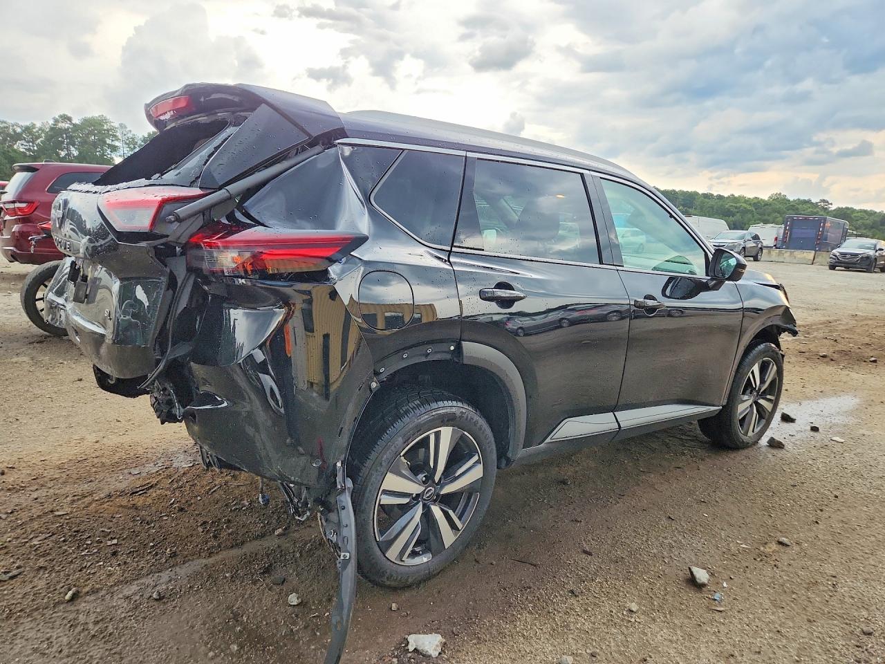 2026 NISSAN ROGUE SL — photo 3