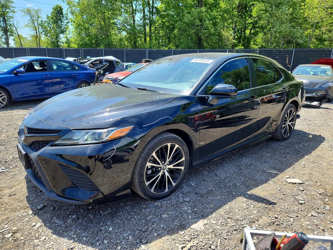 2019 TOYOTA CAMRY SE