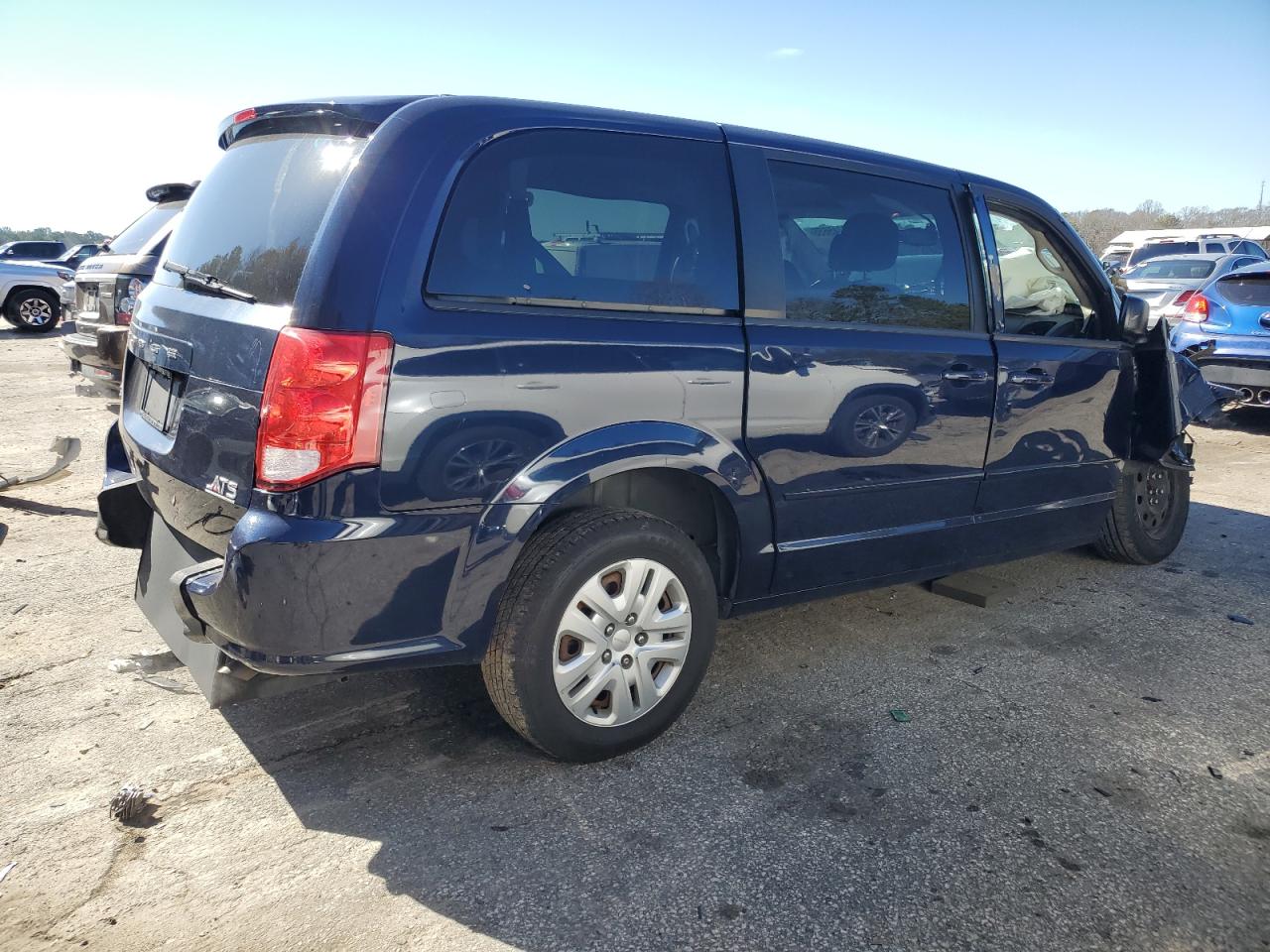 2015 DODGE GRAND CARAVAN SE — снимка 3