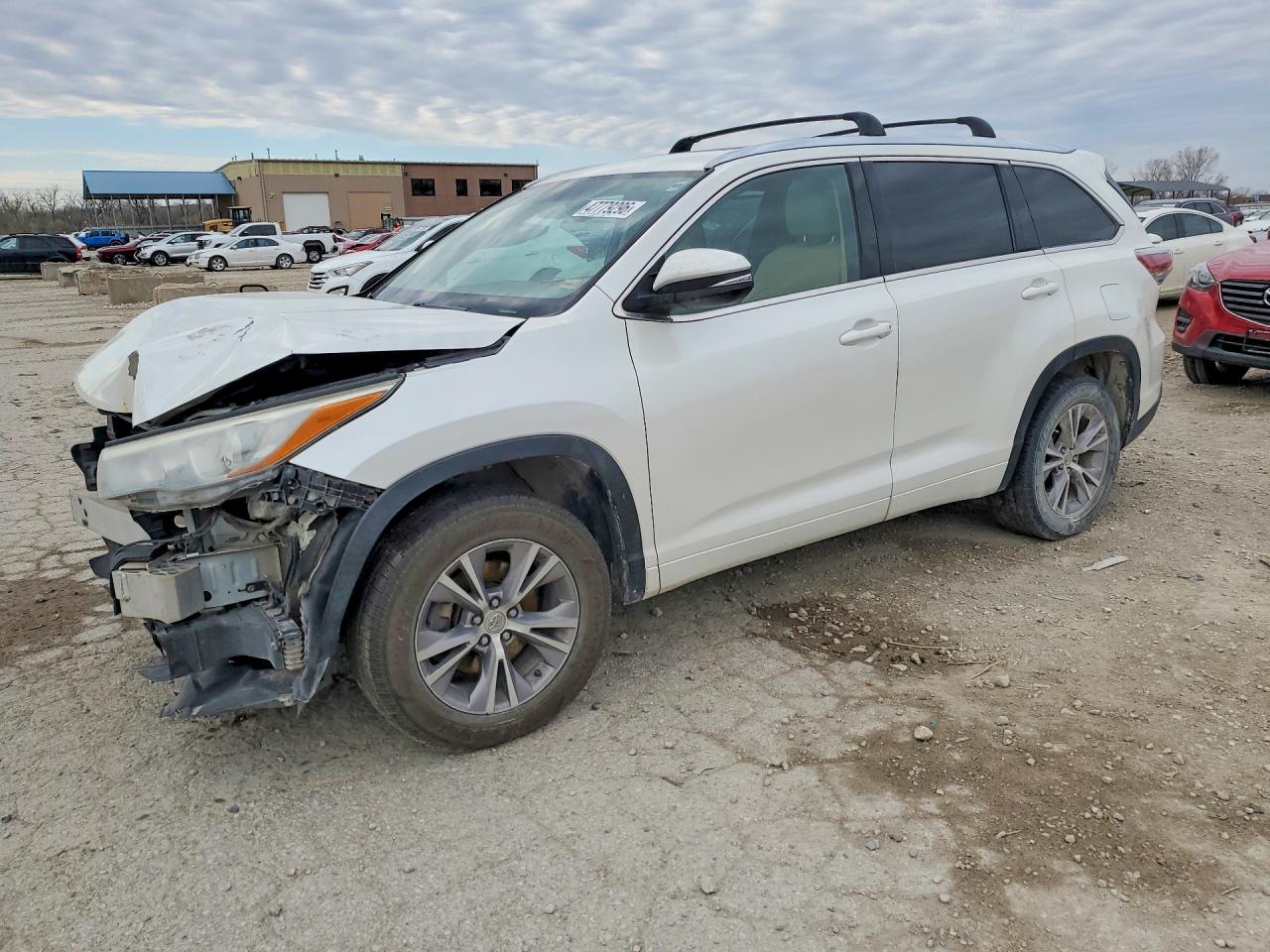 2015 TOYOTA HIGHLANDER XLE