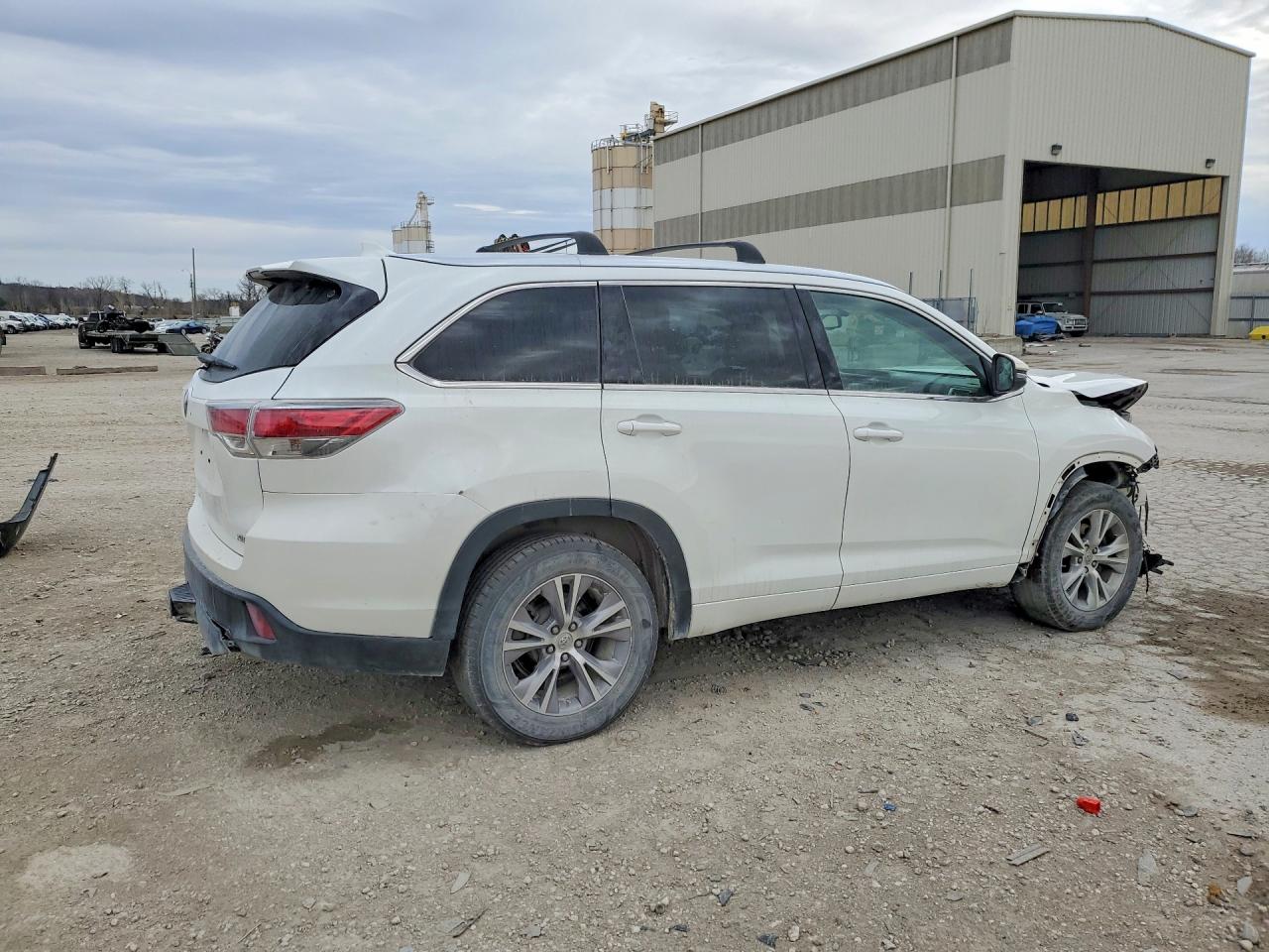 2015 TOYOTA HIGHLANDER XLE — снимка 3