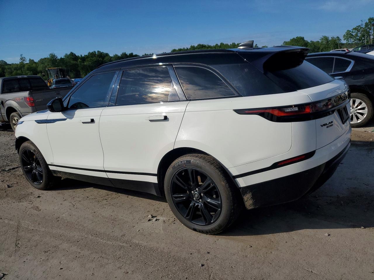 2020 LAND ROVER RANGE ROVER VELAR R-DYNAMIC S — снимка 2