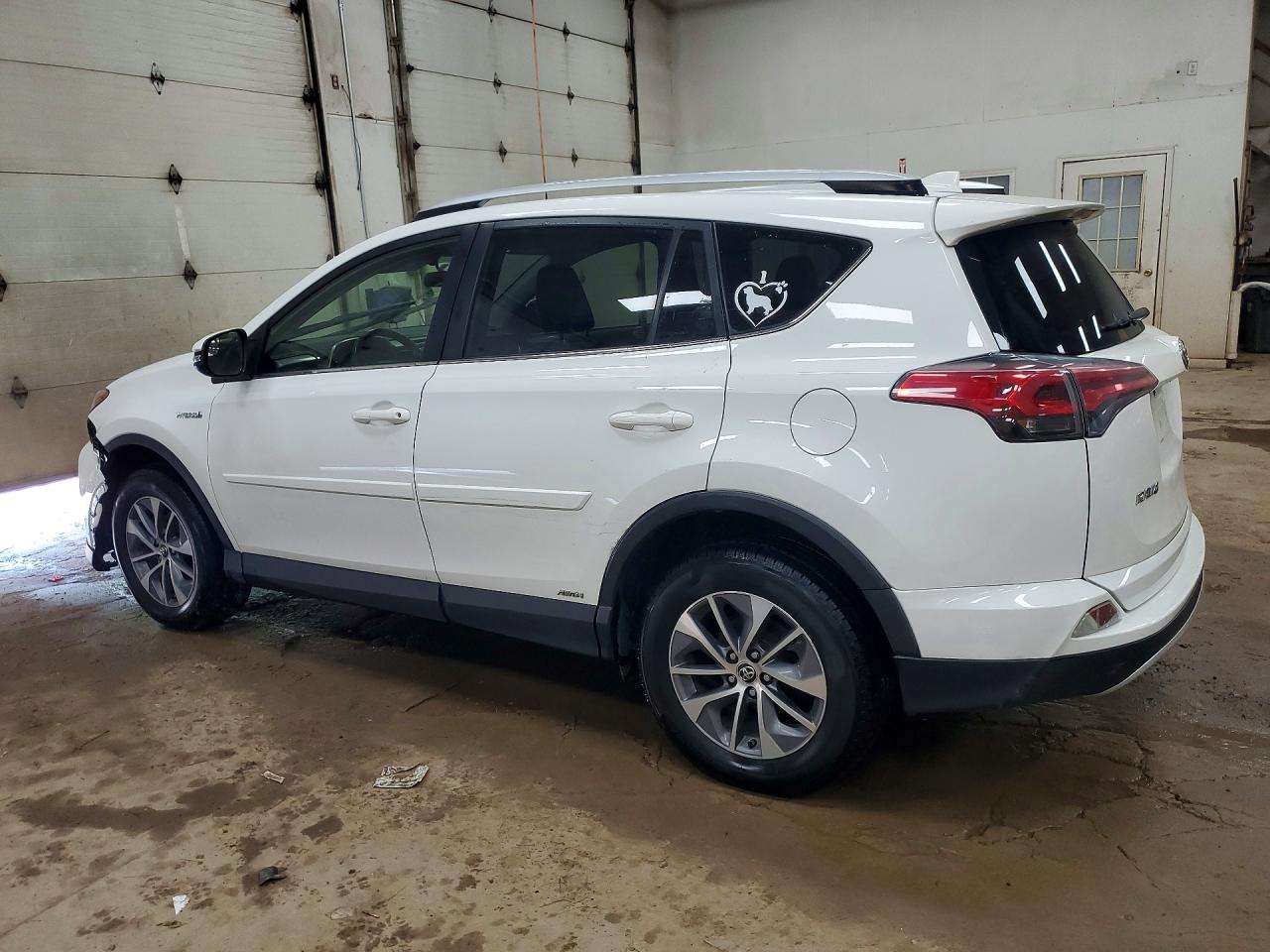 2016 TOYOTA RAV4 HV XLE — снимка 2