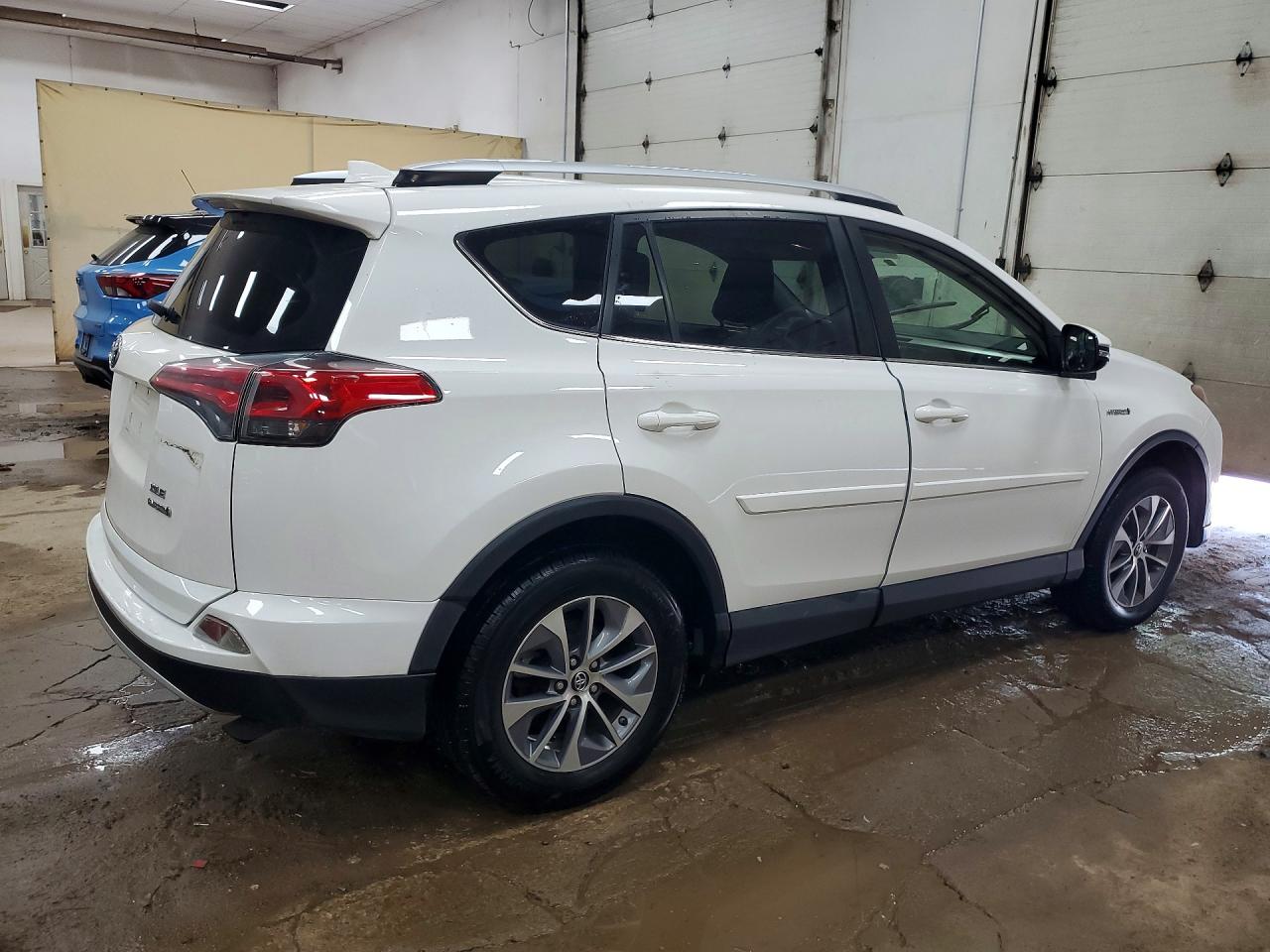 2016 TOYOTA RAV4 HV XLE — снимка 3