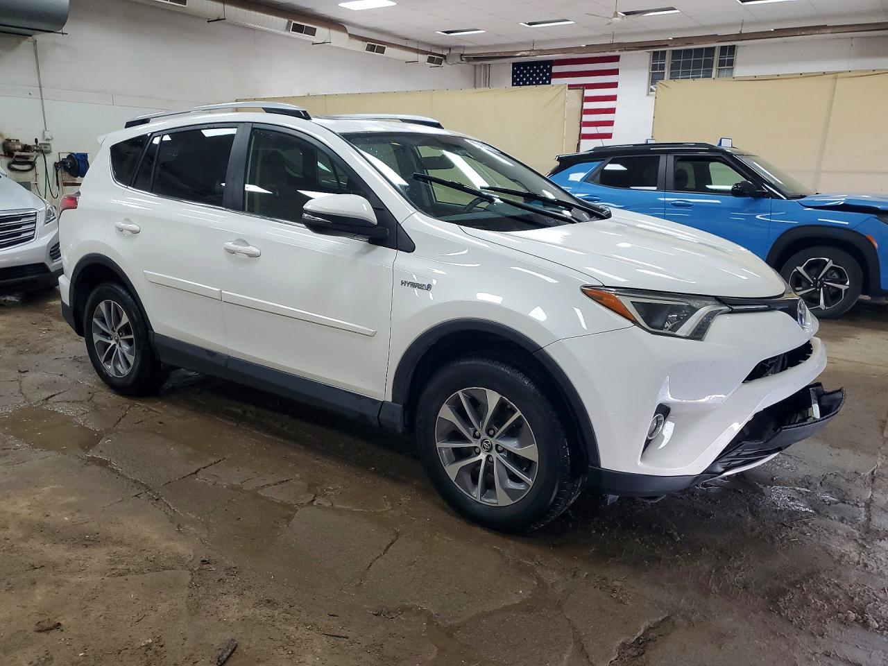 2016 TOYOTA RAV4 HV XLE — снимка 4